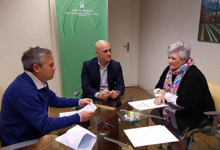 La Junta cede en alquiler al Ayuntamiento de Órgiva el sótano de sus 40 viviendas para aparcamiento de interés social